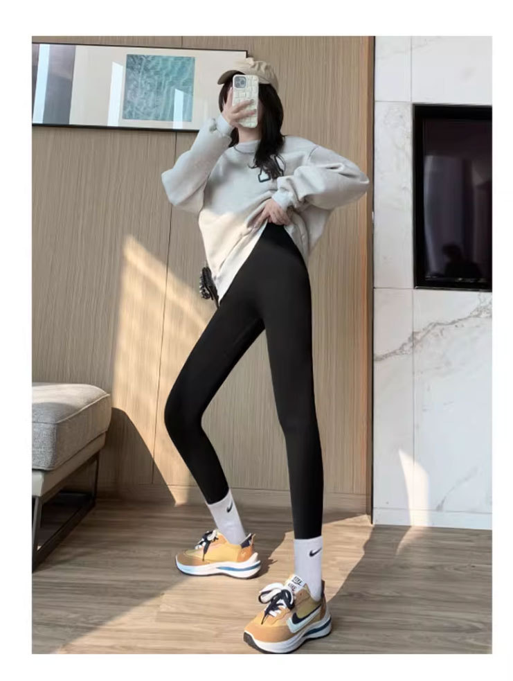 Women's Warm & Shaping Shark Yoga Leggings