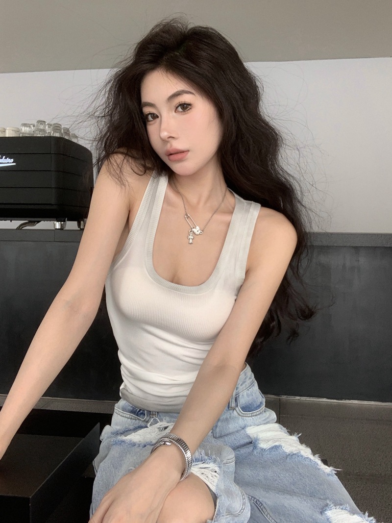 American Style Spicy Gradient Brick Red Halter Tank Top for Women's Summer Slim Fit Sleeveless Sexy Stretchy Inner Wear or Outer Wear