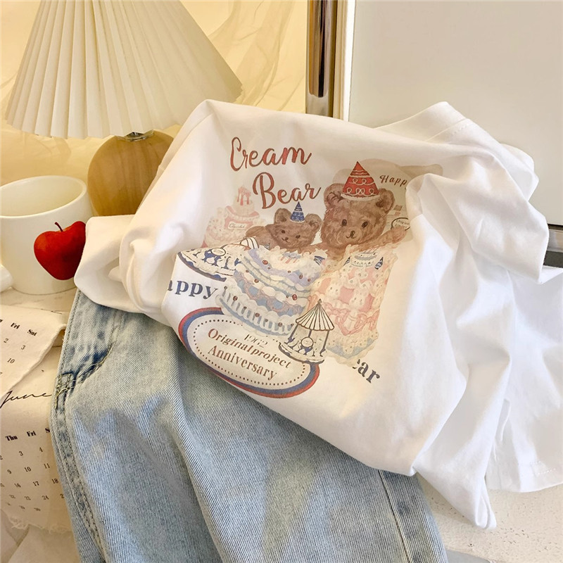 Chic Cream Short-Sleeve T-Shirt with Bear Print for Women