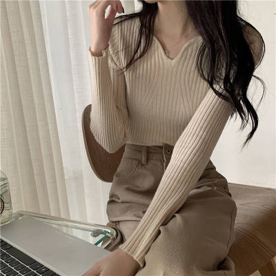 Fashionable V-Neck Knit Top