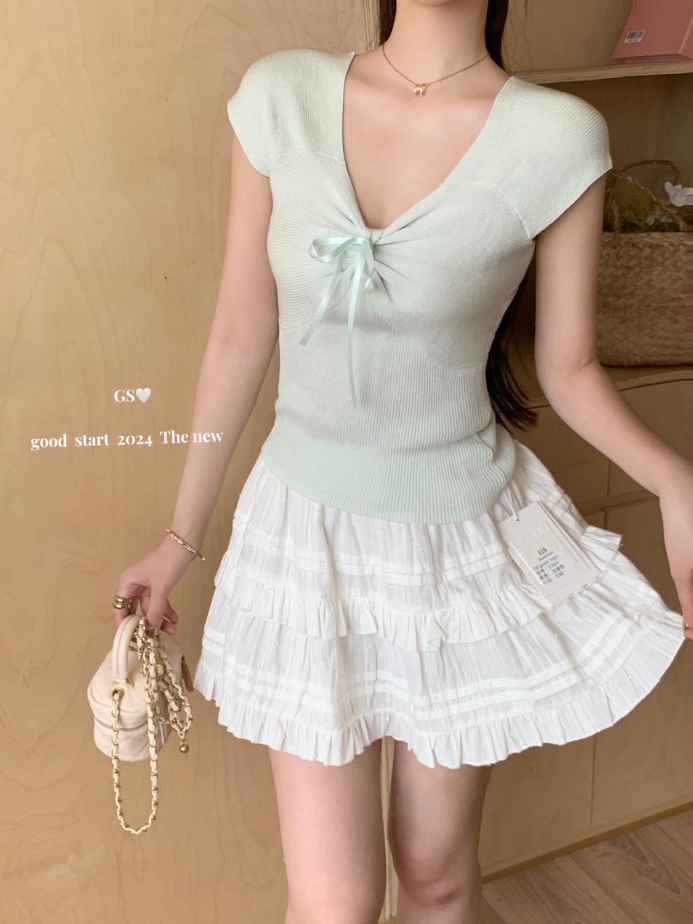 Women's Sweet V-neck Knit Top