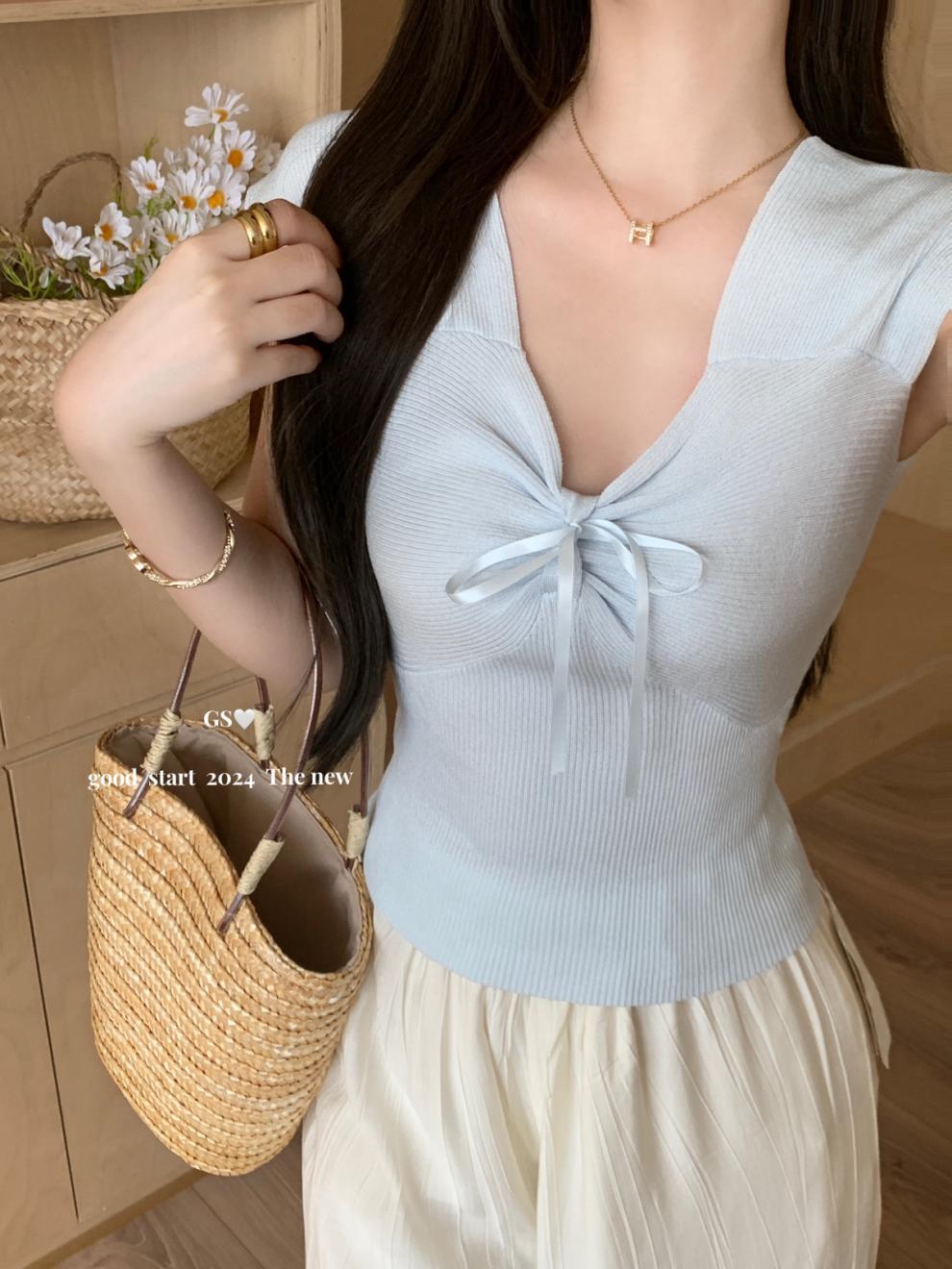 Women's Sweet V-neck Knit Top