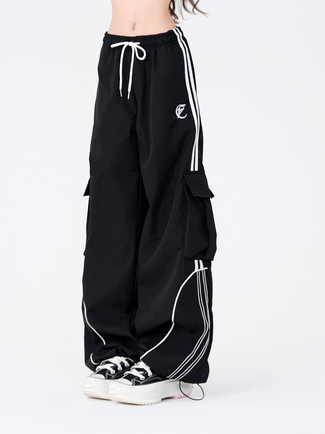 Women's Wide Leg Cargo Pants