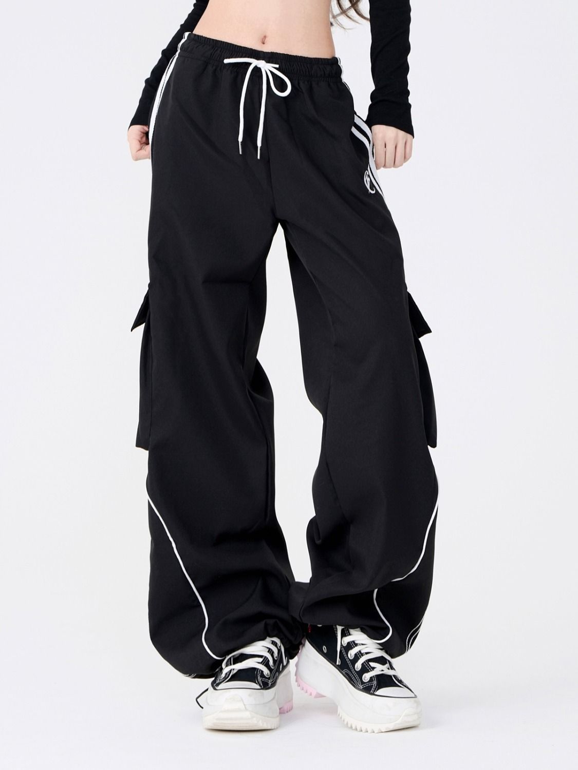 Women's Wide Leg Cargo Pants