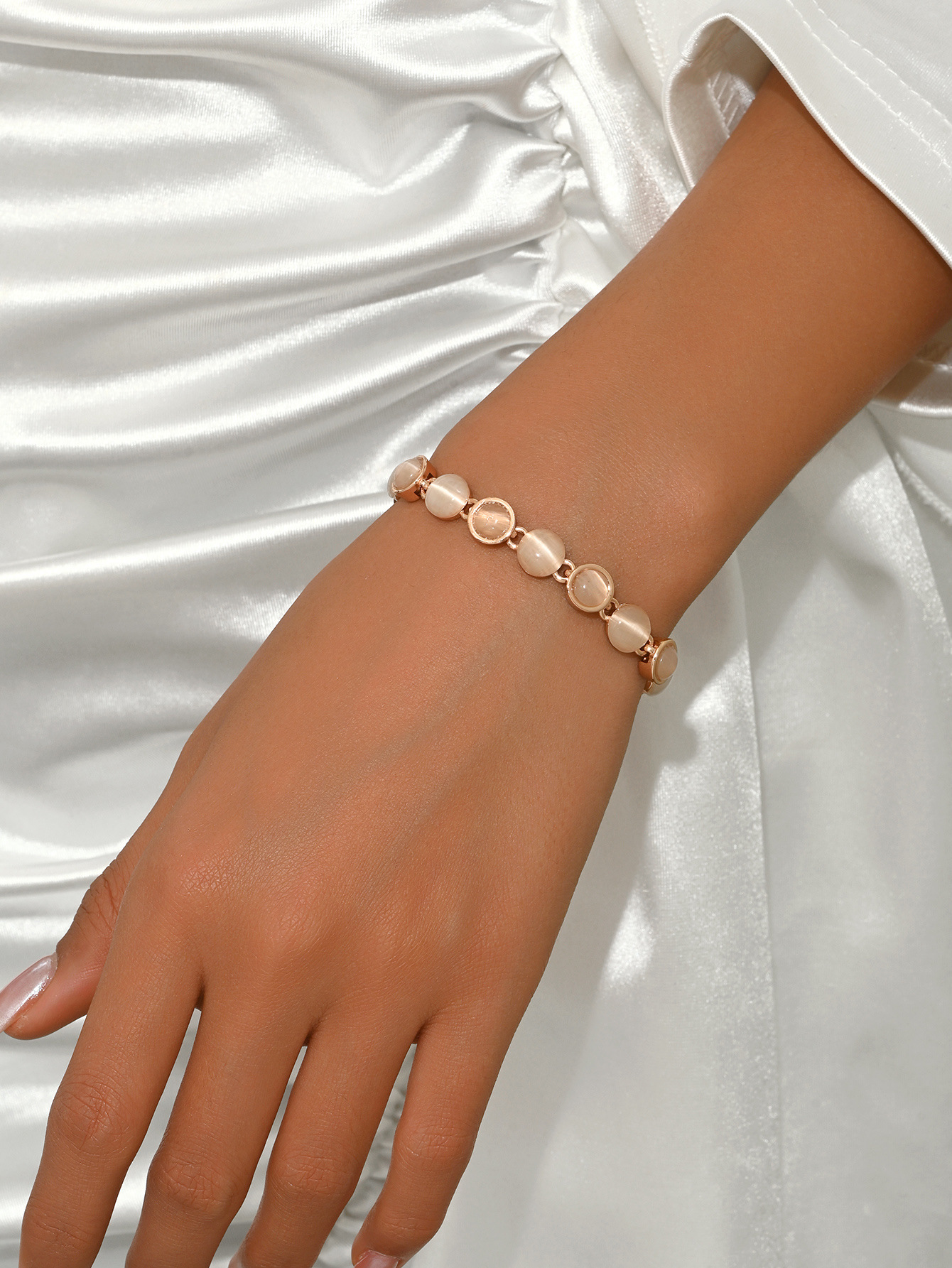 Elegant Cat Eye Beaded Ladies Bracelet