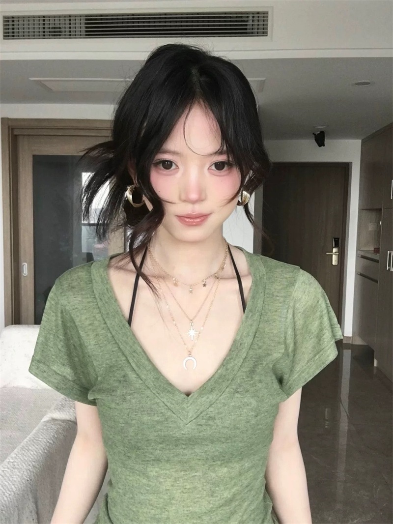 Korean V-neck Slim Tee