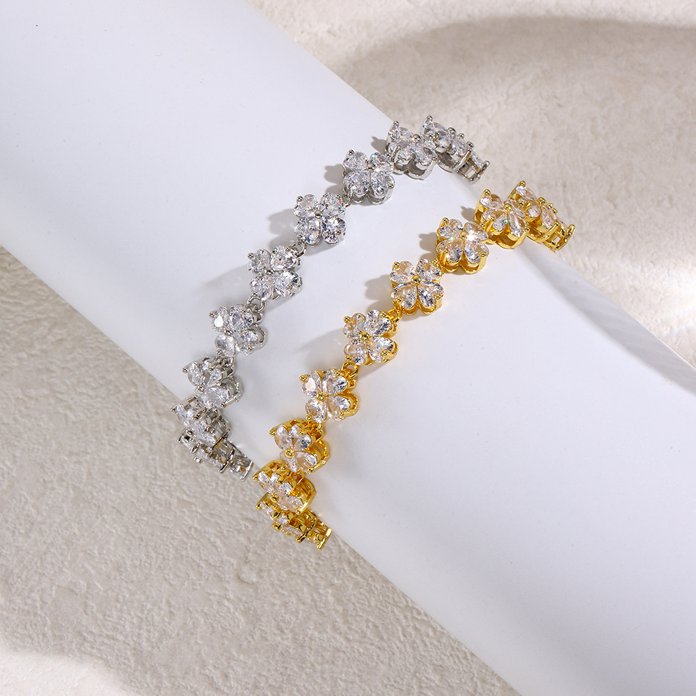 18K Clover Zircon Bracelet