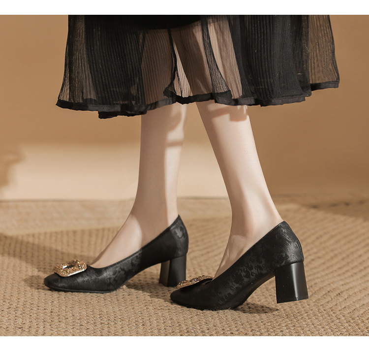 New Chinese Square Toe Pumps