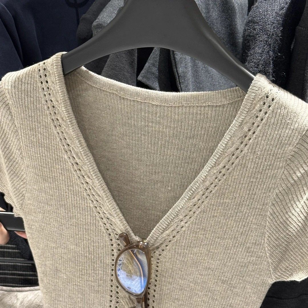 Summer V-neck Knit Casual Suit