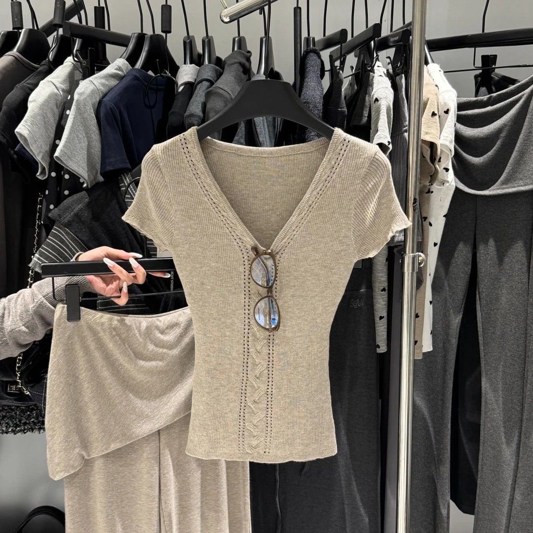 Summer V-neck Knit Casual Suit