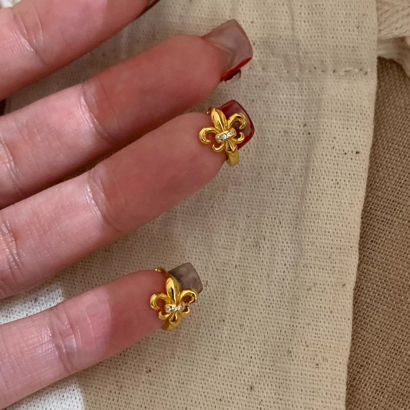 Vintage Fleur-de-lis Earrings