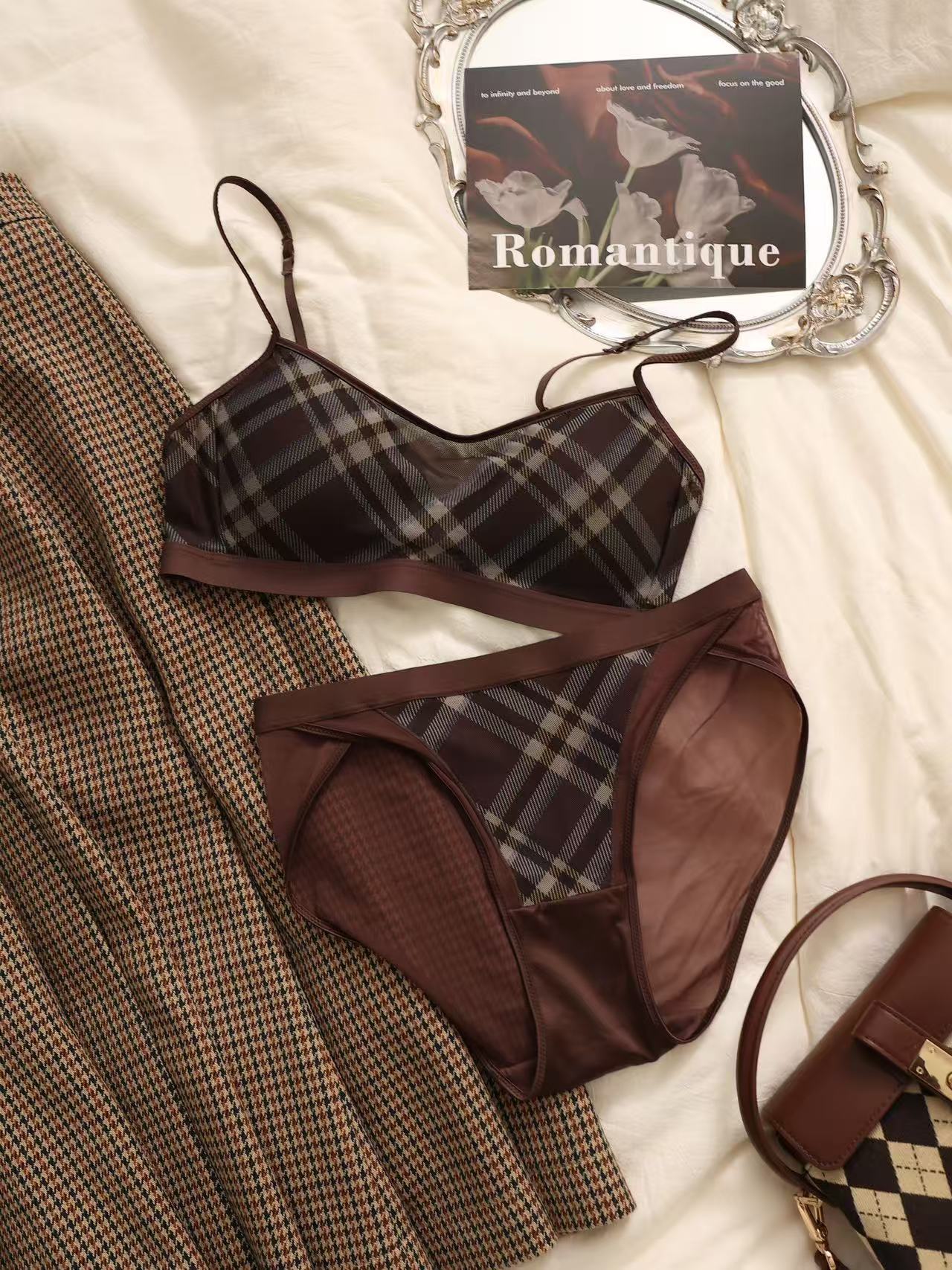 French Retro Diamond Mesh Bra Set