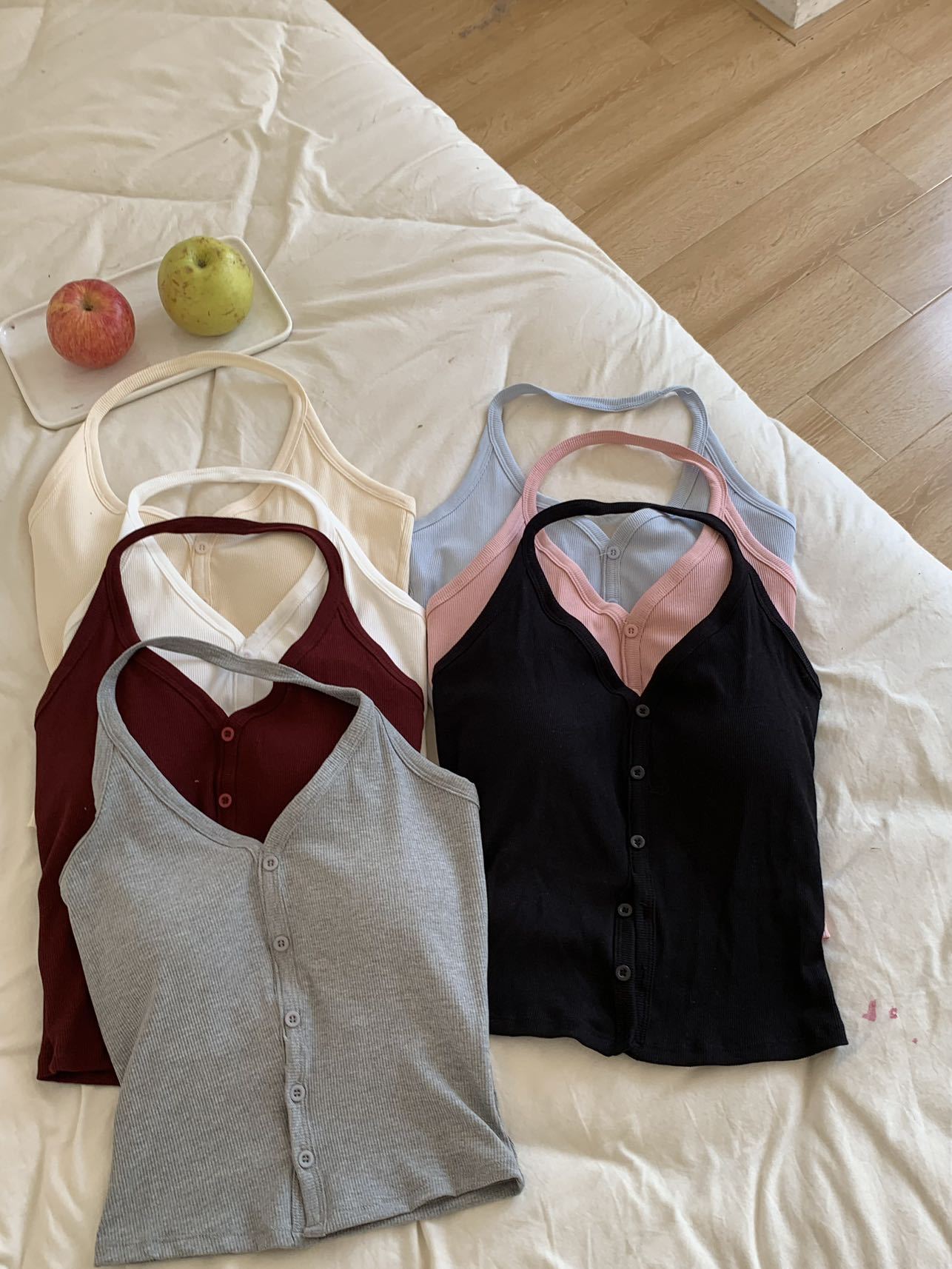 Halter V-neck Built-in Bra Top