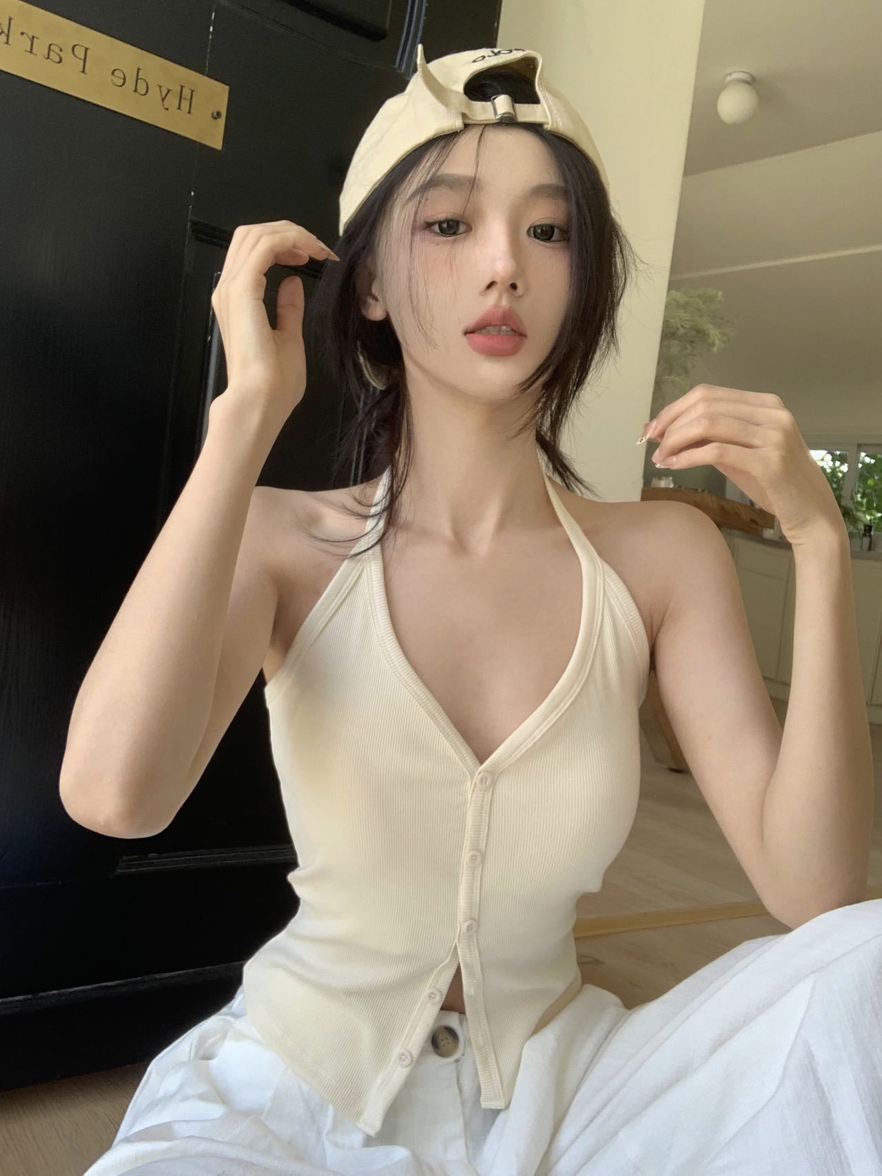 Halter V-neck Built-in Bra Top