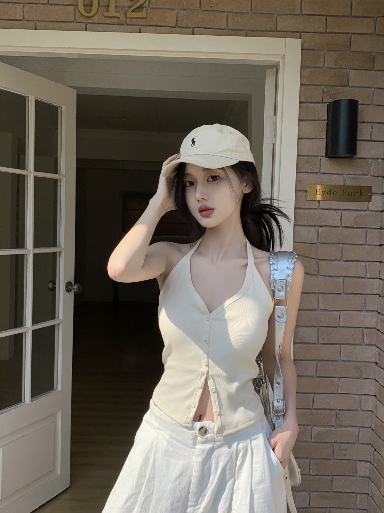 Halter V-neck Built-in Bra Top