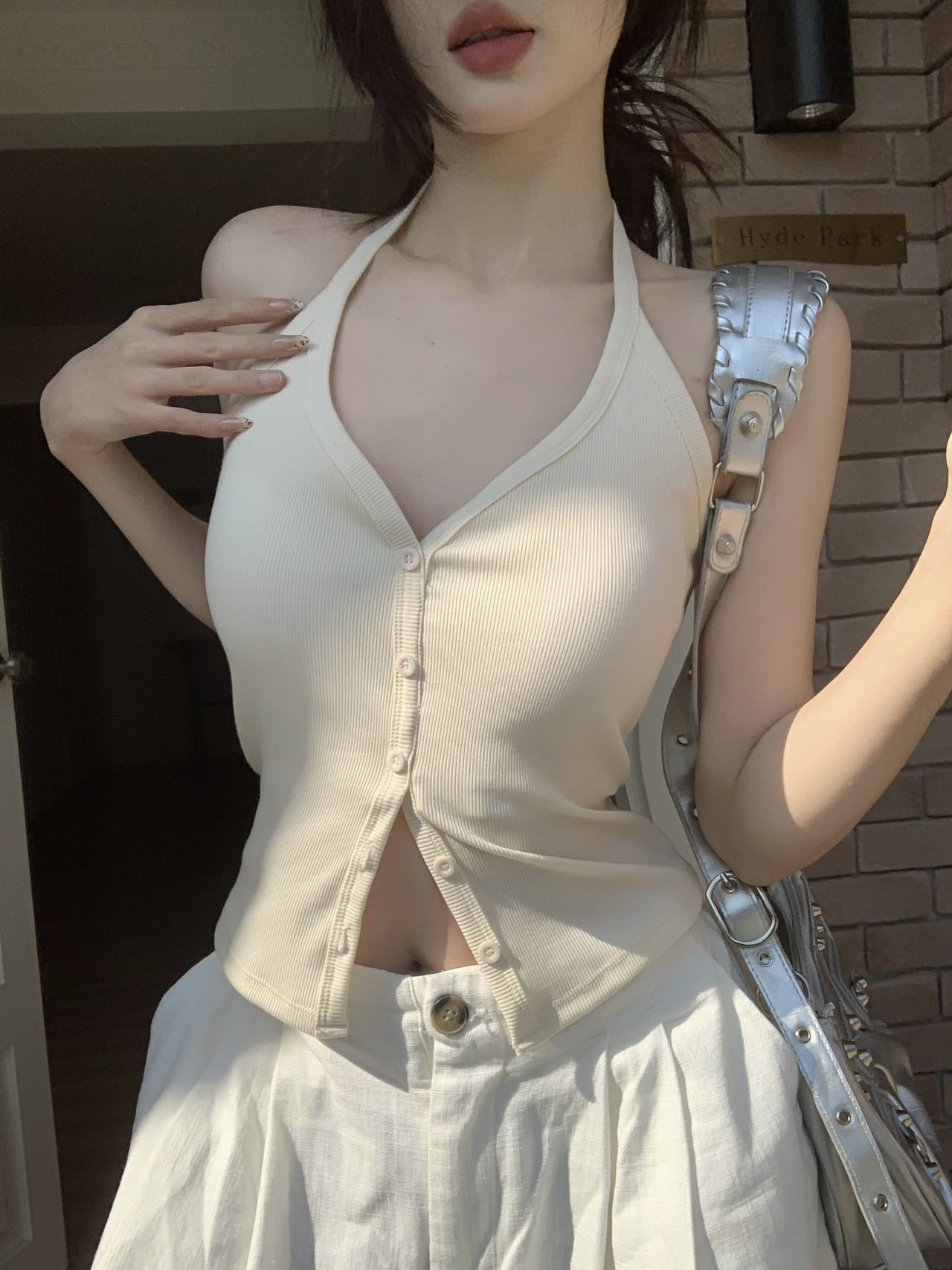 Halter V-neck Built-in Bra Top