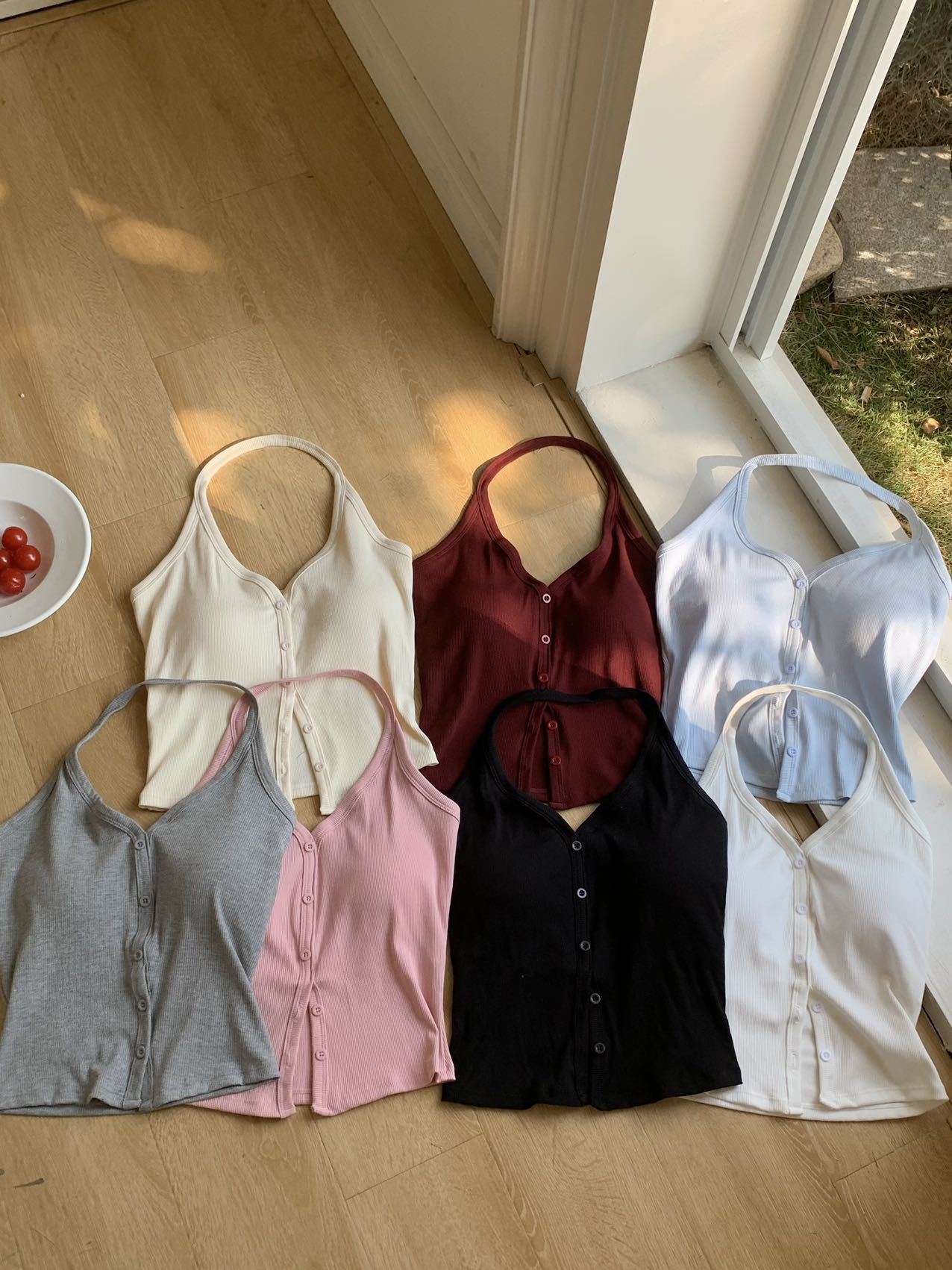 Halter V-neck Built-in Bra Top