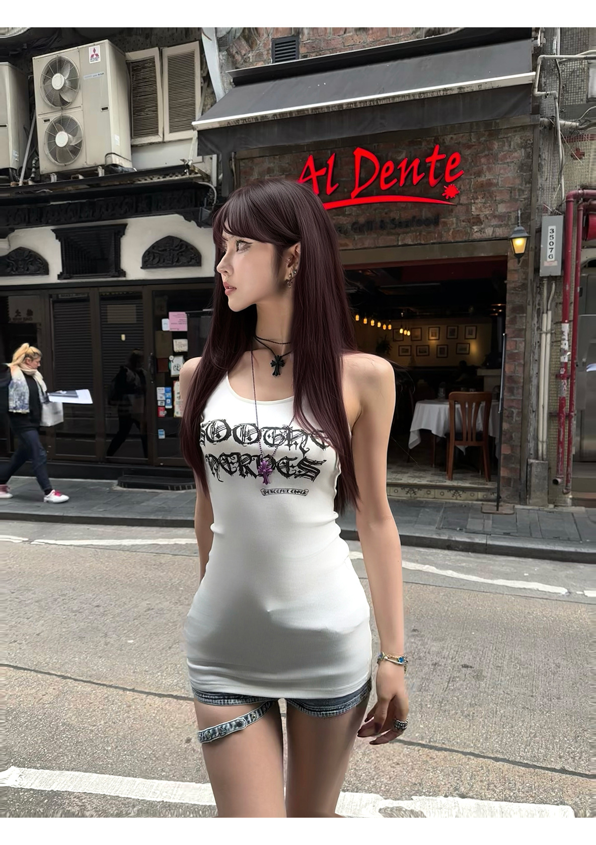 U-neck Gothic Print Sleeveless Vest