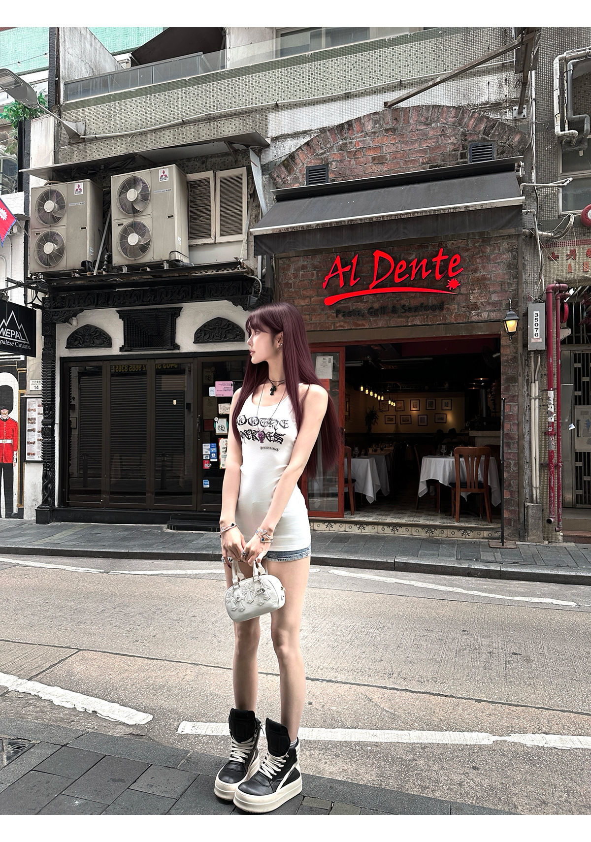 U-neck Gothic Print Sleeveless Vest