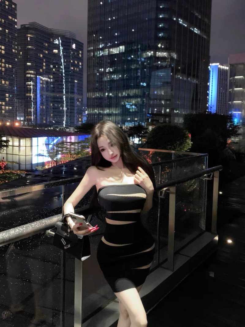 Black Strapless Bodycon Dress