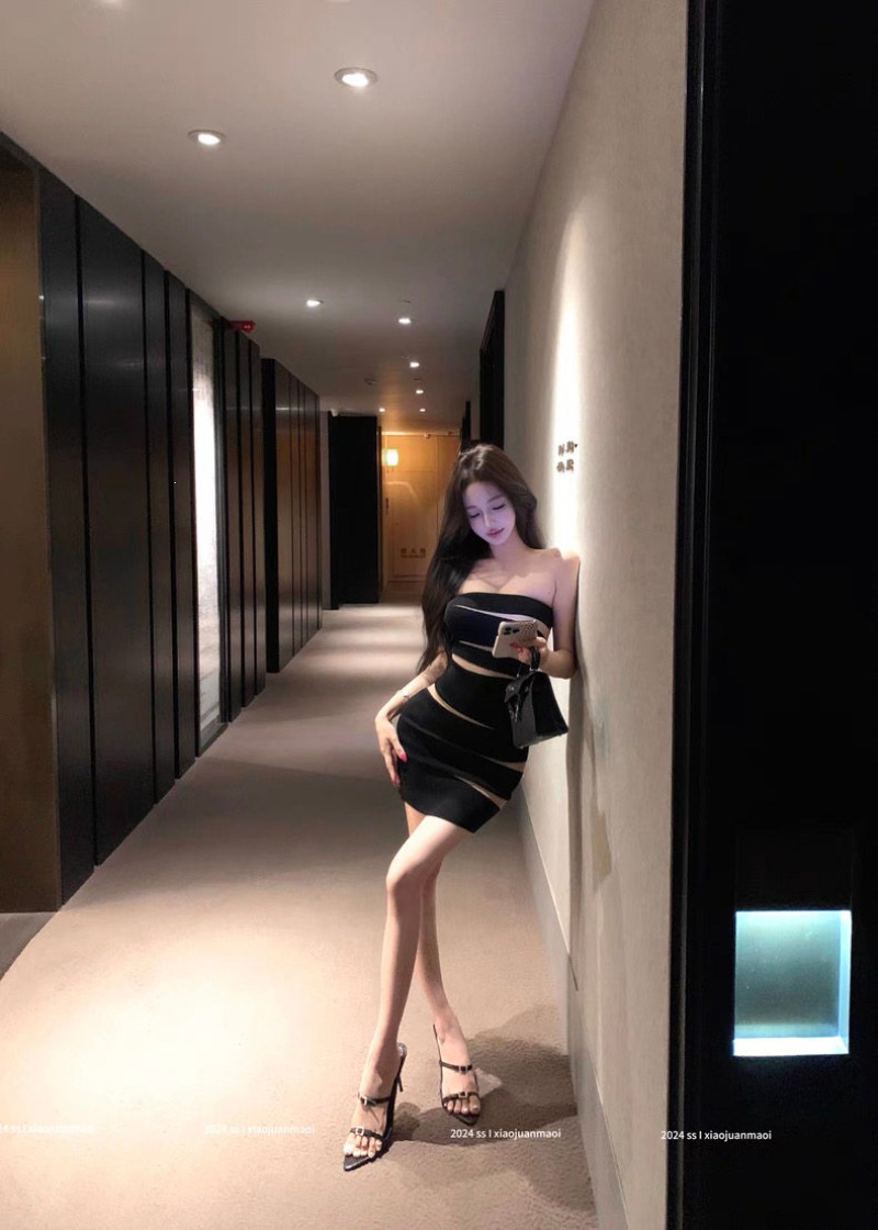 Black Strapless Bodycon Dress