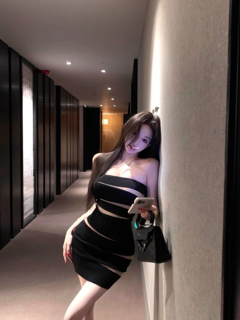 Black Strapless Bodycon Dress