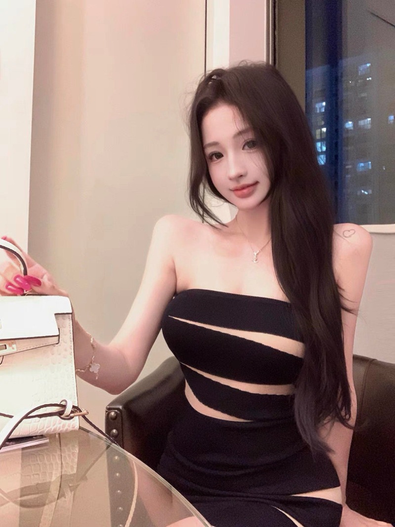 Black Strapless Bodycon Dress
