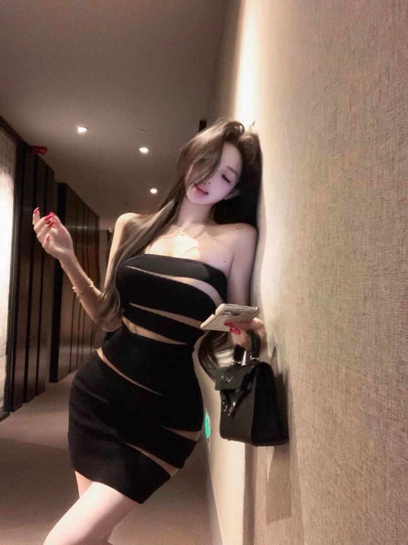 Black Strapless Bodycon Dress