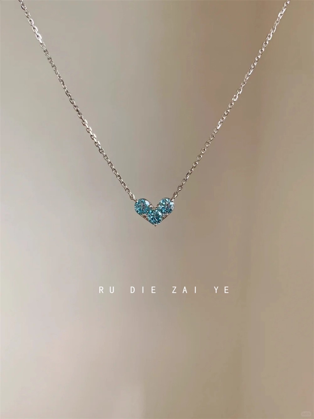 White Gold Plated Heart Zircon Collarbone Necklace