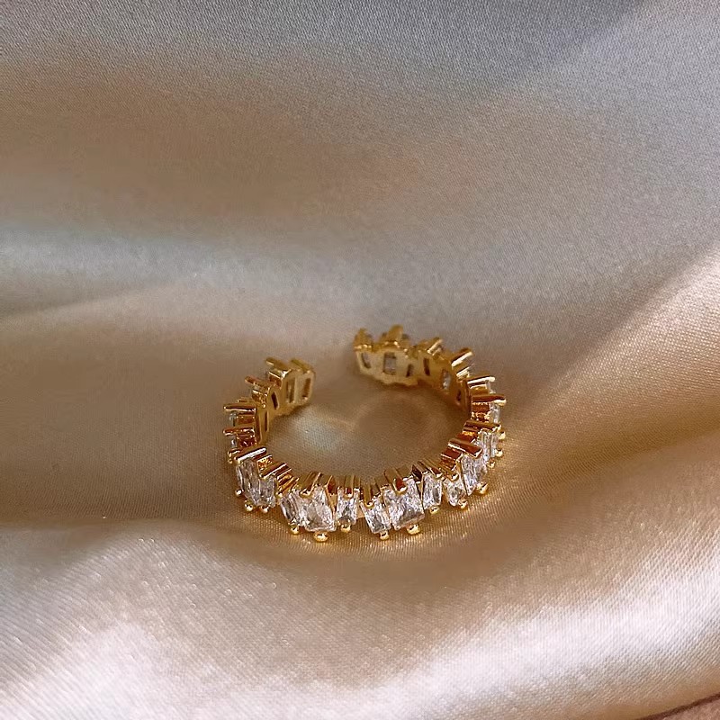 Women's Irregular Zircon Ring
