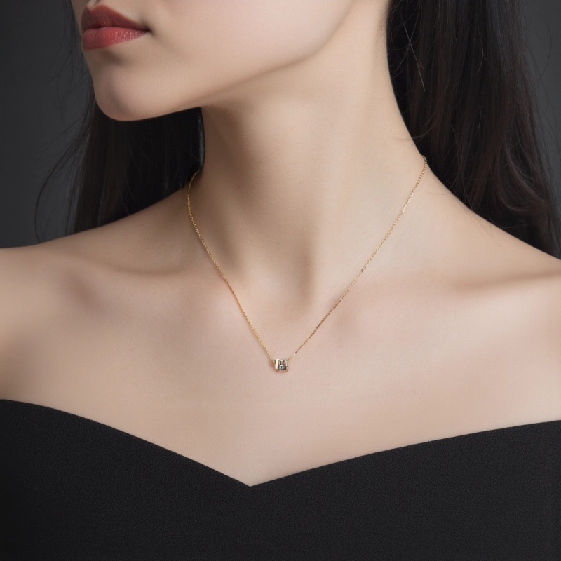 Triple-Ring Clavicle Necklace