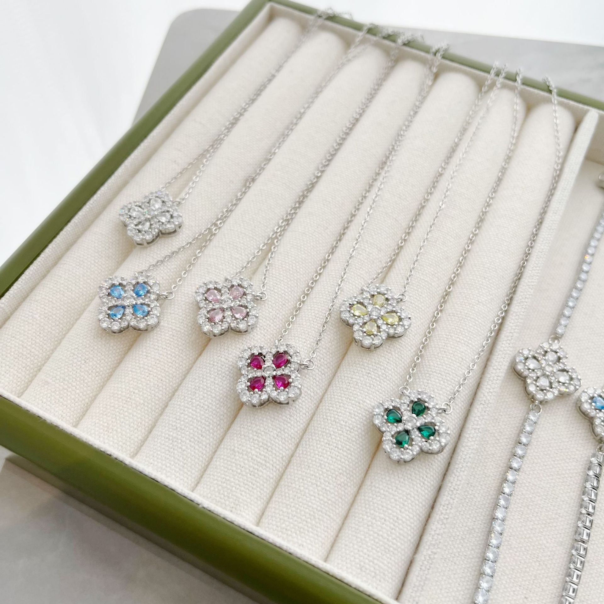 Four Leaf Clover Women's Necklace
