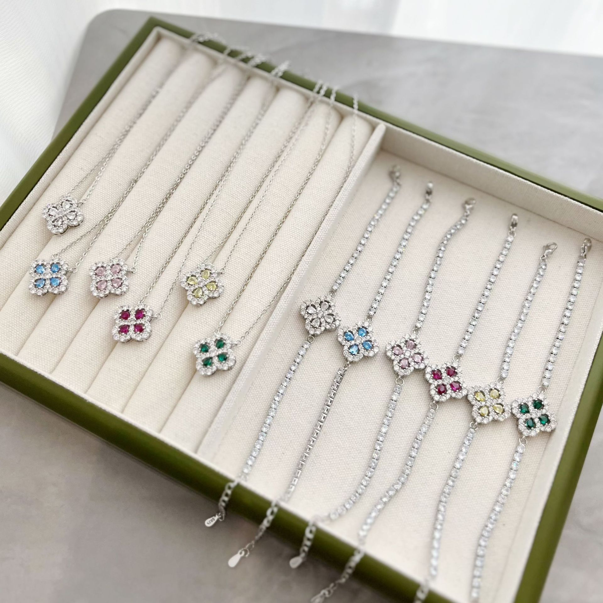 Four Leaf Clover Women's Necklace